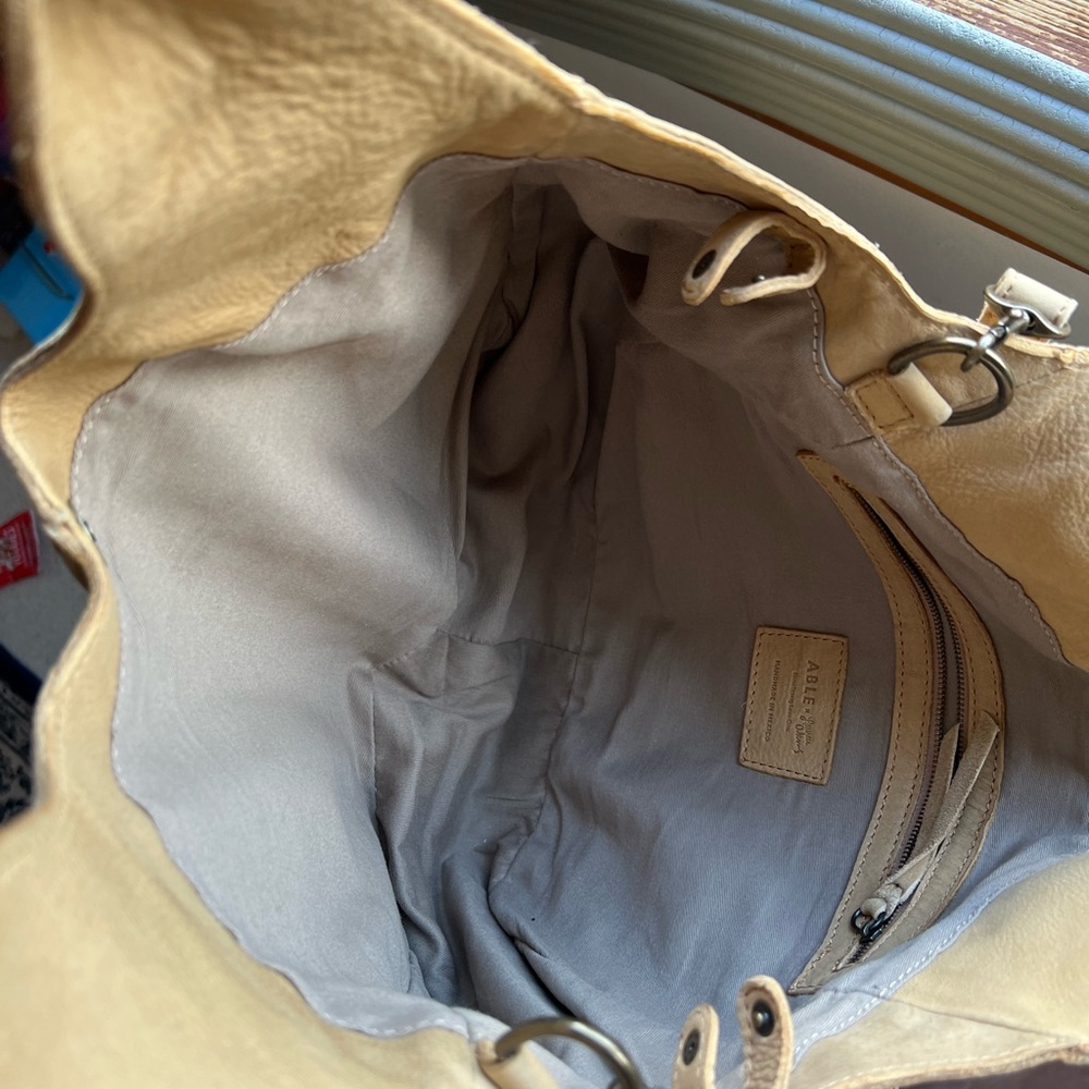 Able Classic Beige Leather Tote Shoulder Bag - Picture 6 of 7